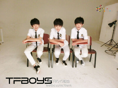 TFBOYS 步步高平面拍摄