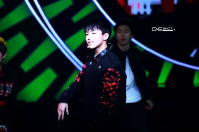 #OneShot# 意气风发少年郎 @TFBOYS-王俊凯 你是我的光荣。 lofter：http://t.cn/RzNCEbf