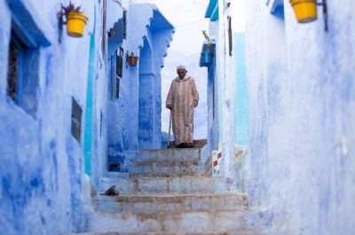 摩洛哥的蓝色小镇 CHEFCHAOUEN 通往天国的阶梯