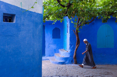 摩洛哥的蓝色小镇 CHEFCHAOUEN 通往天国的阶梯