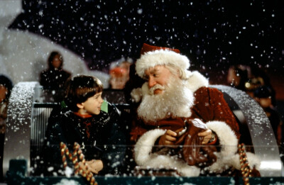 圣诞必看99部好片No.51 圣诞老人 The Santa Clause (1994) 给圣诞老人代班的文献故事，适合陪小朋友一起看哦~