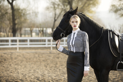 美国TSOMIE.Z高级定制 2015早春风琴褶立领格子女士礼服长袖衬衫