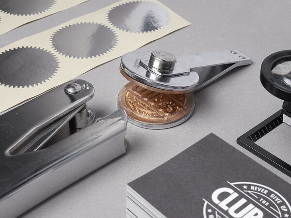 台湾设计师 Wei-Che Kao 的个人视觉形象