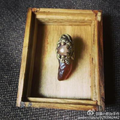 #猫小君de手作#没想到戈壁玛瑙先做出来了~不愧是大漠里出来的石头，充满了岁月风沙的感觉。可惜都不是我的，拍照留念在此了...