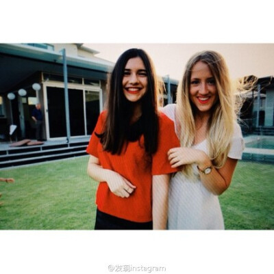 闺蜜：就是那种今天吵，明天笑，近了烦，远了想。