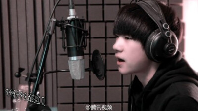 @腾讯视频 独家首发@TFBOYS-易烊千玺 翻唱的#张悬# 《#宝贝#》！|千玺宠溺演唱《宝贝》给弟弟 超萌千玺弟弟登场 千千将这一首温柔的《#宝贝#》送给亲爱的弟弟，好有爱呢！有没有戳中你的萌点呀？温柔沉稳的嗓音里透…