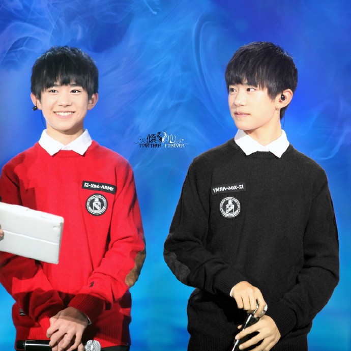 #1128易烊千玺生日快乐# 141126 1p @TFBOYS-易烊千玺 14岁的易烊对13岁的千玺说，说你很棒！长大一岁了，今天的我过得很好，因为那时的你十分坚强。#初见千凯源，倾心复十年#