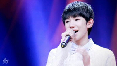 和星星捉迷藏 加冕你薄荷香 好喜欢puppy眼神的源源呀(๑•̀ㅂ•́)و✧@TFBOYS-王源→http://t.cn/Rz8kWxp