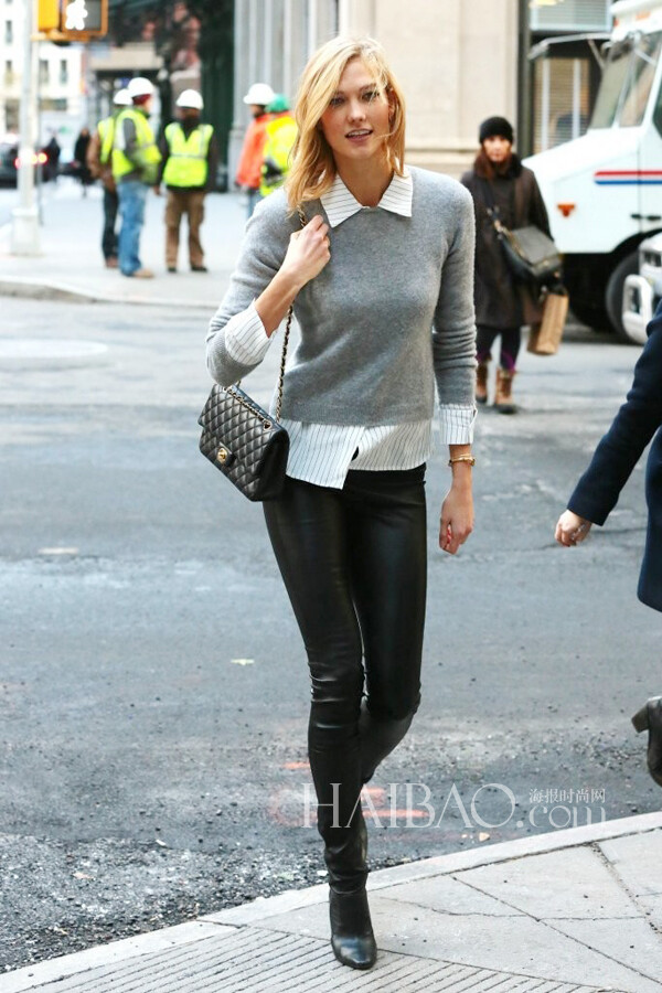 超模卡莉克劳斯karliekloss在纽约出街连裤高跟靴来自tamaramellon