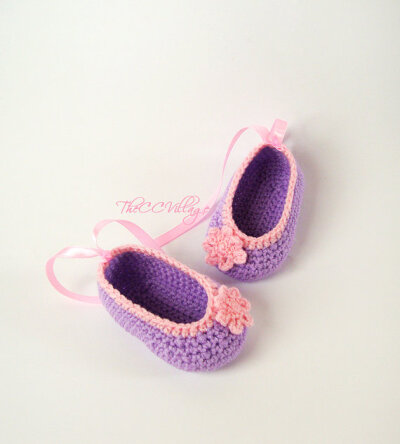 pink crochet baby shoes