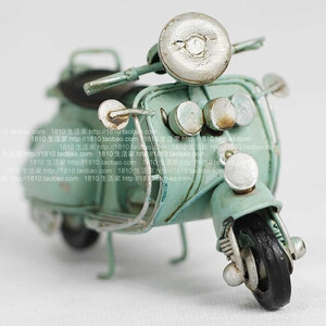 复古小绵羊踏板车摩托车模型 罗马假日 Vespa摩托车 铁皮 车模型的图片