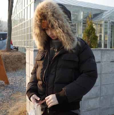韩国连帽大毛领短款羽绒服外套 韩版加厚保暖外套冬装