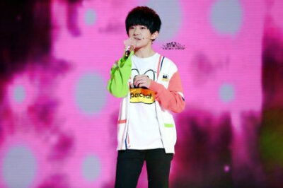 #TFBOYS易烊千玺# 141217 无剧透高清6p @TFBOYS-易烊千玺 任风吹干流过的泪和汗，总有一天我有属于我的天。 #初见千凯源，倾心复十年#