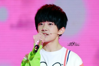 #TFBOYS易烊千玺# 141217 无剧透高清6p @TFBOYS-易烊千玺 任风吹干流过的泪和汗，总有一天我有属于我的天。 #初见千凯源，倾心复十年#