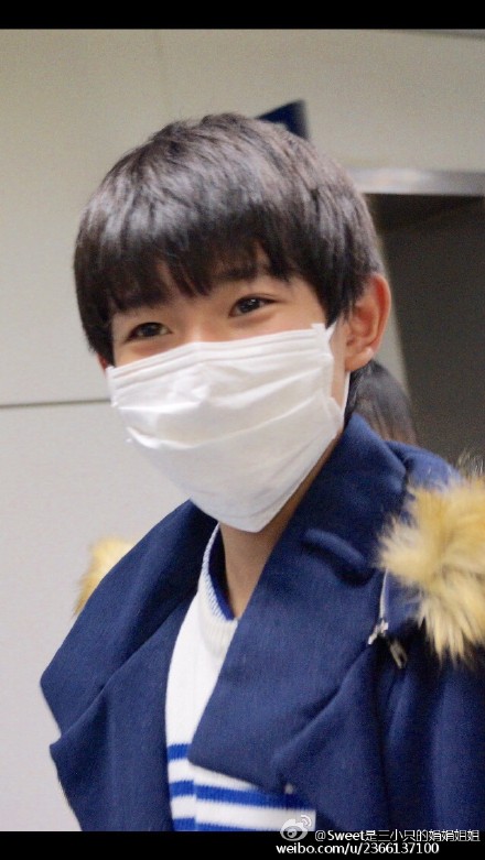 #王源# #TFBOYS王源# 141218 北京返重庆 6P