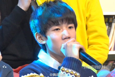 @TFBOYS-王俊凯 @TFBOYS-王源 携TF家族翻唱《#雪人#》，@腾讯视频 独家首发！|独家首发：王俊凯&amp;amp;王源再唱《雪人》 愿这个冬天不太冷 “雪一片一片一片一片，拼出你我的缘份，我的爱，因你而生，你的手摸出我的心疼……”站在窗前，聆听动人的歌声，想象着漫天飞舞的雪花悠然飘落，这个冬天，因为有了你们，而变得格外温暖。