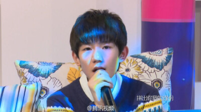 @TFBOYS-王俊凯 @TFBOYS-王源 携TF家族翻唱《#雪人#》，@腾讯视频 独家首发！|独家首发：王俊凯&amp;amp;王源再唱《雪人》 愿这个冬天不太冷 “雪一片一片一片一片，拼出你我的缘份，我的爱，因你而生，你的手摸出我…