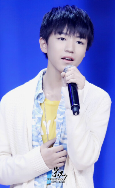 @TFBOYS-王俊凯 低吟幽浅唱，余音还绕梁，霜下君不望，犹醉梦里乡。 .