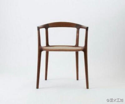 Miyazaki Chair Factory是一家1969年在日本德岛县鸣门市创立的专业椅子制造工房，主要以日本木材质为主料。宫崎椅子从创立起一直坚持采用传统手工打造，精雕细琢，慢工细活中匠造出来的椅子，独具日本和风慢设计的简…