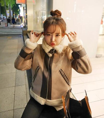 韩国 时尚拼色百搭拉链翻皮羊羔毛外套女 111115 韩国直