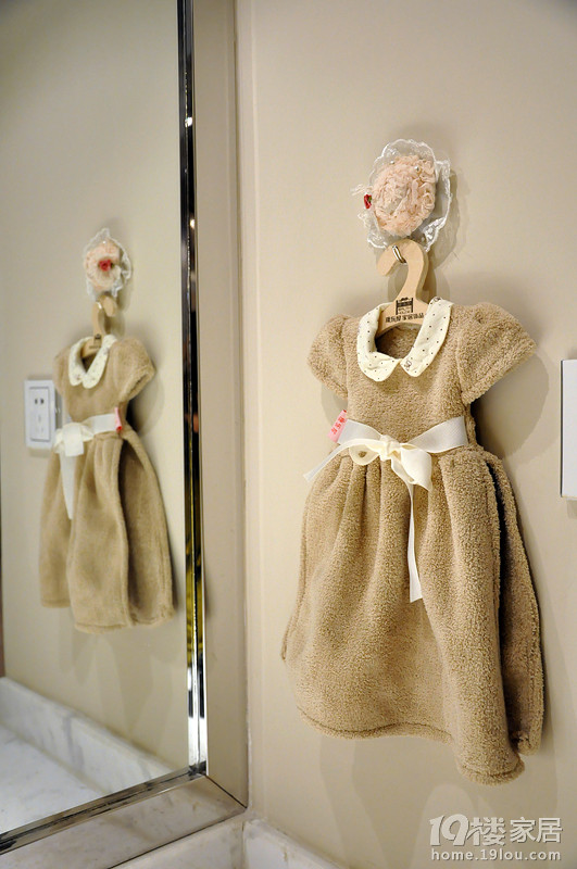 【{“嘟妈肥爸”的低调奢华品质小窝}】面积:139 套内114 费用:半包10W 总50W+ 设计:夏伟 ®局部