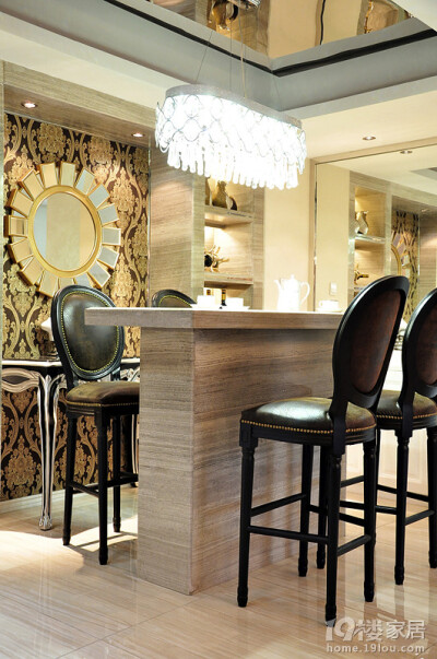 【{“嘟妈肥爸”的低调奢华品质小窝}】面积:139 套内114 费用:半包10W 总50W+ 设计:夏伟 ®吧台