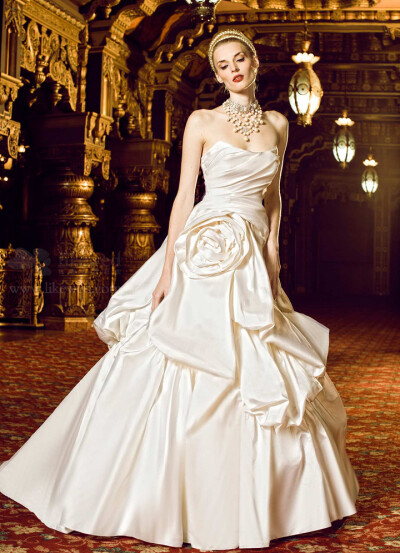 Yumi Katsura Wedding Dresses With Luxurious Swarovski Crystals 2013