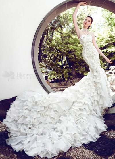 Yumi Katsura Wedding Dresses With Luxurious Swarovski Crystals 2013