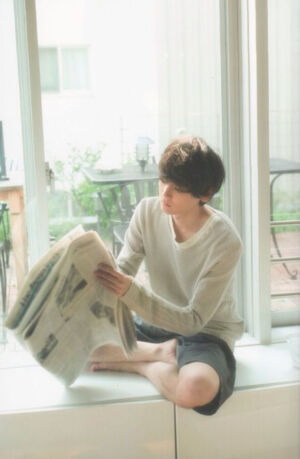 古川雄辉，1987年出生于东京，7岁时和家人搬到加拿大多伦多，16岁前往美国入读庆应义塾纽约学院，19岁回到日本考入庆应义塾大学理工学部。2013年主演电视剧《一吻定情》，2014年9月，参演电视剧《一吻定情2》。百度贴吧古川雄辉吧