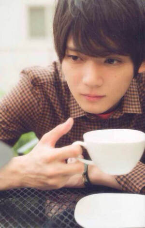 古川雄辉！这张看起来很优雅，很古典，整个画面看起来很和谐，喜欢yuki喜欢一吻定情1、2百度贴吧古川雄辉吧