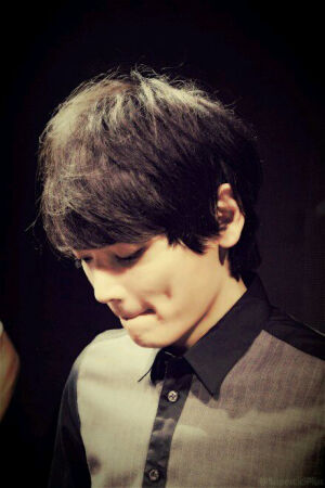 古川雄辉，小哥怎么抿嘴也这么好看，血库又空了一次！一吻定情   百度贴吧古川雄辉吧