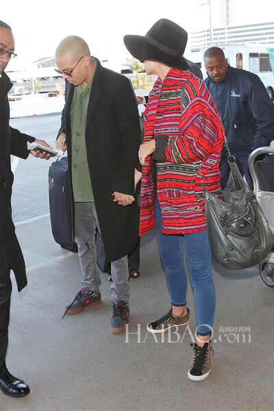 明星街拍图片,阿什莉·辛普森图片,欧美明星街拍图片,情侣街拍图片,机场街拍图片,洛杉矶图片