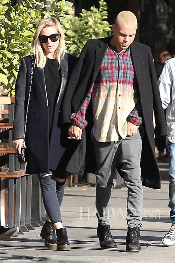 阿什莉·辛普森图片,明星街拍图片,情侣街拍图片,欧美明星街拍图片,洛杉矶图片