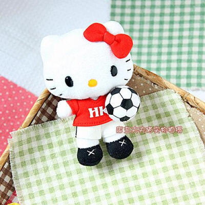 GJ日本sanrio出品 hello kitty 毛绒玩具公仔 足球 很小哦