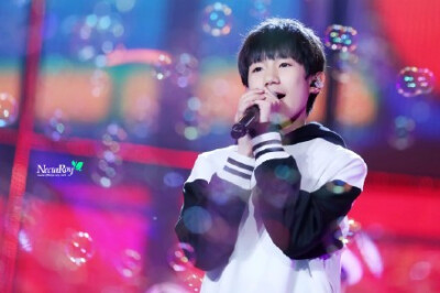 美丽的泡沫/虽然一刹花火/我们的承诺/并不会脆弱 @TFBOYS-王源