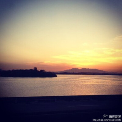 生命没有彩排，每天都是直播。迎着朝阳，踏上属于你的旅途。