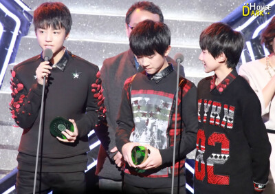 TFBOYS 尖叫2015爱奇艺之夜