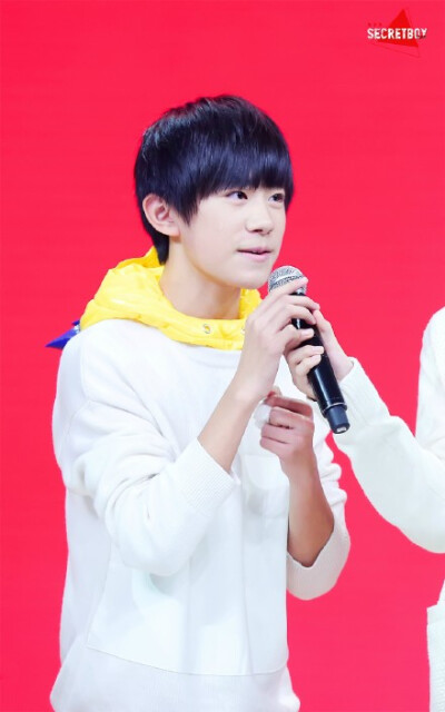 141211天天向上补图6P 五颜六色的@TFBOYS-易烊千玺 ~另这段行程图已全部上传至lofer