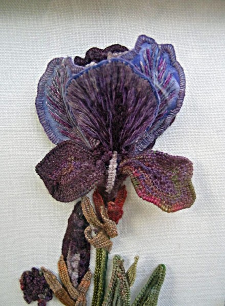 2岁的Nikki Delport-Wepener是位土生土长的南非人，在近香港金融区中心独自经营着一家绣坊。她的绣品糅合了各种不同技法、材质和传统─且完全由手工制成─颠覆了人们对刺绣的通常认识。她和作为艺术家母亲Lesley Turpin-Delport一起著书、设计展出刺绣工具、她们在香港和南非的Knysna同时经营着业务。