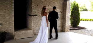 The First Look, 婚礼当天，新郎第一次见到盛装打扮的新娘时的表情变化