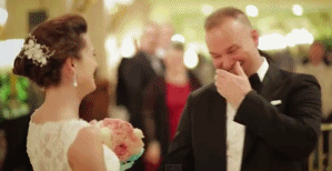 The First Look, 婚礼当天，新郎第一次见到盛装打扮的新娘时的表情变化