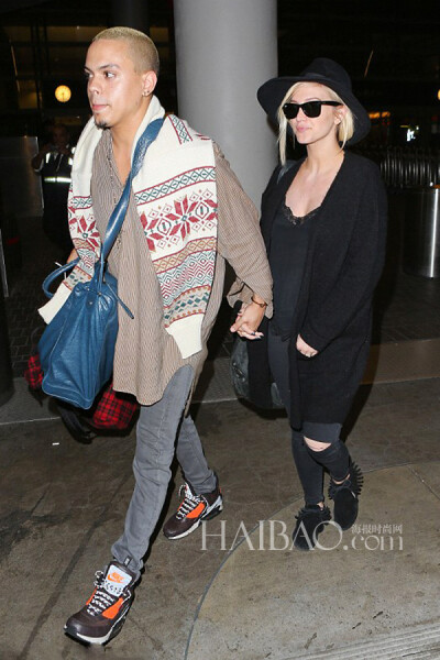 阿什莉·辛普森图片,明星街拍图片,情侣街拍图片,机场街拍图片,欧美明星街拍图片,洛杉矶图片