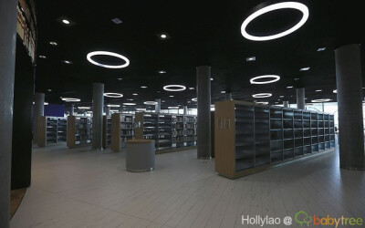 伯明翰图书馆是英国伯明翰市中心的一座公共图书馆，是现今欧洲最大的 公共图书馆，耗资1.888亿英镑，于2013年9月3日正式向公众开放。伯明翰图书馆 接收了原伯明翰中心图书馆的所有收藏，并拥有全球规模第二大的莎士…