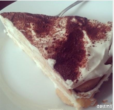 #鲜城生活#提拉米苏（Tiramisu）在意大利原文里，是“带我走”和“记住我”，带走的不只是美味，还有爱和幸福。转给你的他吧