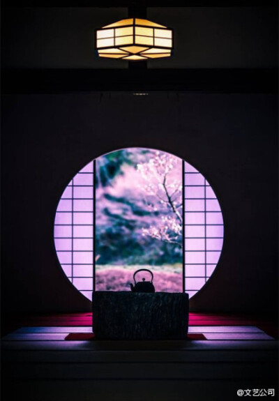 日本明月院，窗外四季，折射出园林艺术之美。