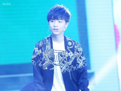 #2014微博之夜# @TFBOYS-王俊凯 露眉杀！杀很大！