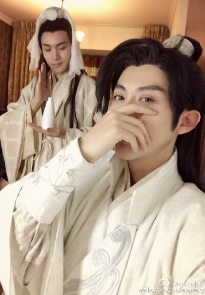 拍摄结束，男版白蛇传？（大雾）杀宝青儿： @Sha_杀杀 观音哥哥： @小恒zai @黑天视觉COS官博