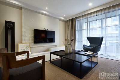 【{木质休闲风格，梦想中的家毕业啦！}】面积:200 风格:北欧 台式 费用:30左右 设计:IF ®客厅