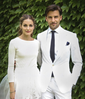 纽约社交名媛奥利维亚·巴勒莫 (Olivia Palermo) 与男友Johannes Huebl低调结婚。
