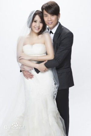 2014年8月31日，陶喆与江姵蓉在台北文华东方酒店举行正式婚礼，新郎陶喆将在婚宴上献唱，婚礼歌手则是师妹关诗敏及萧敬腾。当天出席的艺人包括张小燕、王伟忠、周杰伦、王力宏、罗大佑、林俊杰、小S夫妻等。